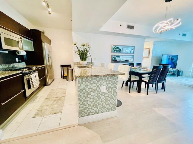 950 Brickell Bay Dr 2601, Miami, FL 33131