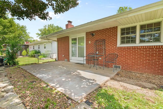 1159 South Belcrest Avenue, Springfield, MO 65804