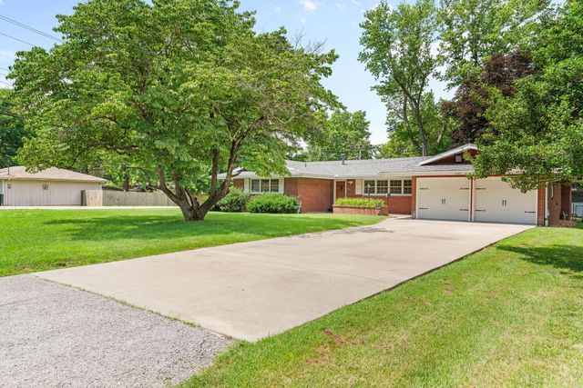 1159 South Belcrest Avenue, Springfield, MO 65804