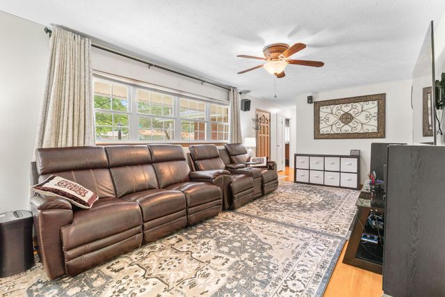 1159 South Belcrest Avenue, Springfield, MO 65804