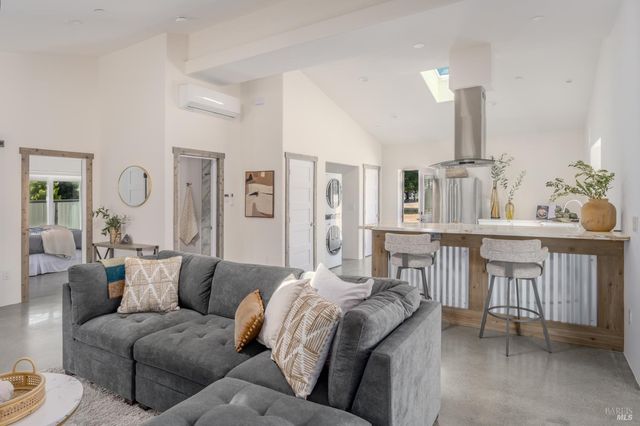 390 Treehaven Ln, Kenwood, CA 95452