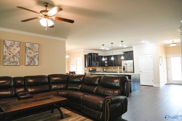 478 E Mossyleaf Drive, Huntsville, AL 35824