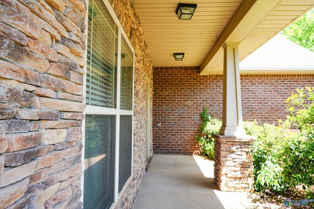 478 E Mossyleaf Drive, Huntsville, AL 35824