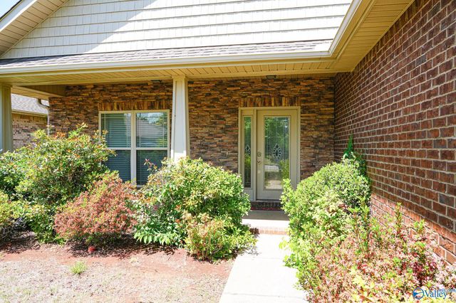 478 E Mossyleaf Drive, Huntsville, AL 35824