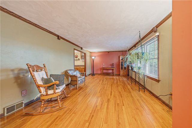 640 Westland Dr, Richland, PA 15044