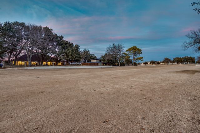 1114 Country Club Court, Mansfield, TX 76063