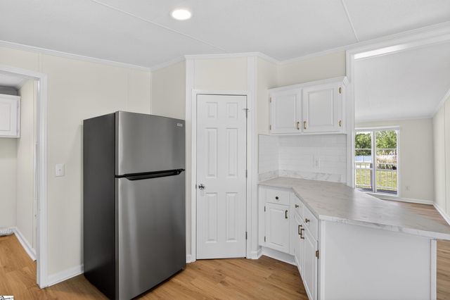 3589 Neely Ferry Road, Laurens, SC 29360