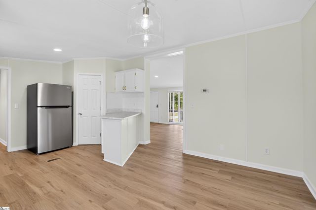 3589 Neely Ferry Road, Laurens, SC 29360