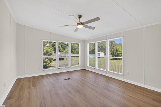3589 Neely Ferry Road, Laurens, SC 29360