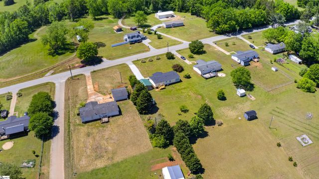 3589 Neely Ferry Road, Laurens, SC 29360