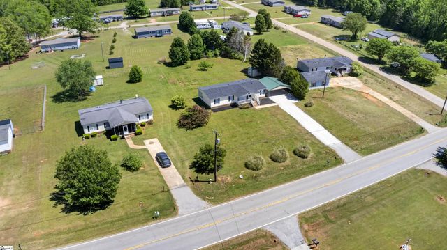3589 Neely Ferry Road, Laurens, SC 29360