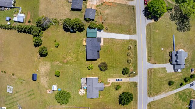 3589 Neely Ferry Road, Laurens, SC 29360