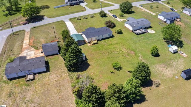 3589 Neely Ferry Road, Laurens, SC 29360