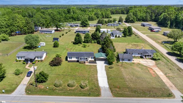 3589 Neely Ferry Road, Laurens, SC 29360