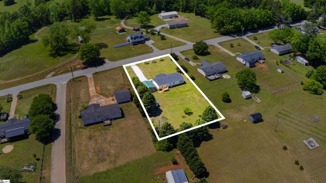 3589 Neely Ferry Road, Laurens, SC 29360