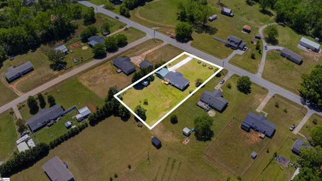 3589 Neely Ferry Road, Laurens, SC 29360