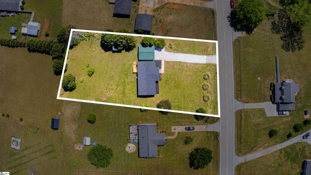 3589 Neely Ferry Road, Laurens, SC 29360