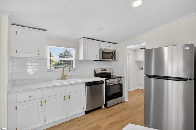 3589 Neely Ferry Road, Laurens, SC 29360