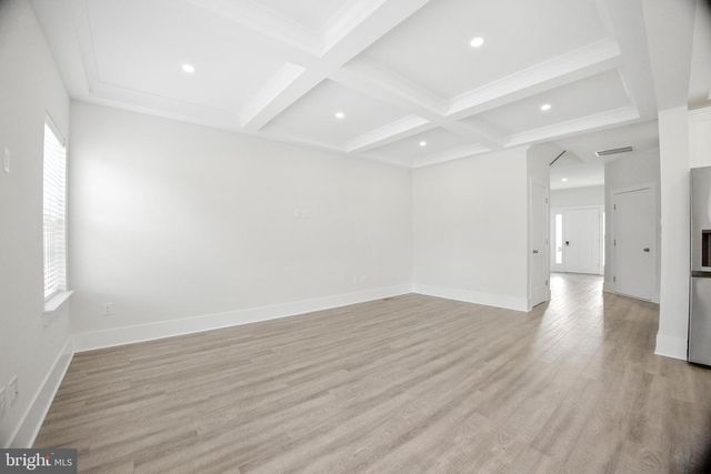 8 KESSEL RUN, Berlin, NJ 08009