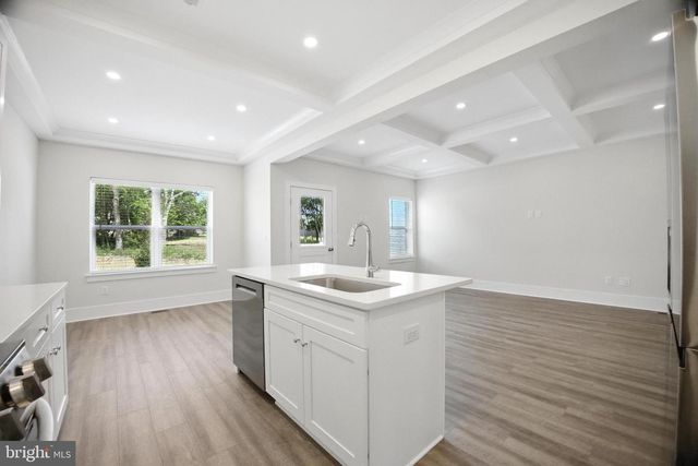 8 KESSEL RUN, Berlin, NJ 08009