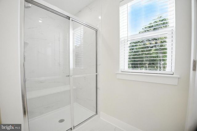 8 KESSEL RUN, Berlin, NJ 08009