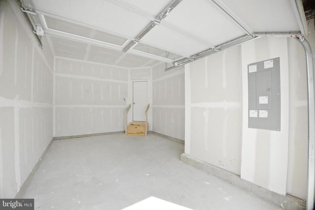 8 KESSEL RUN, Berlin, NJ 08009