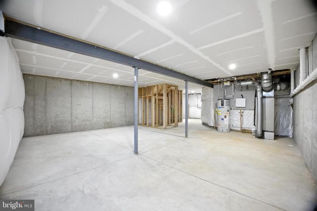 8 KESSEL RUN, Berlin, NJ 08009