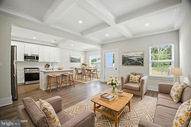 8 KESSEL RUN, Berlin, NJ 08009