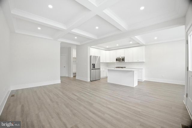 8 KESSEL RUN, Berlin, NJ 08009