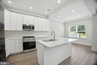 8 KESSEL RUN, Berlin, NJ 08009