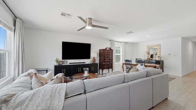 5762 Companion Loop, Bulverde, TX 78163