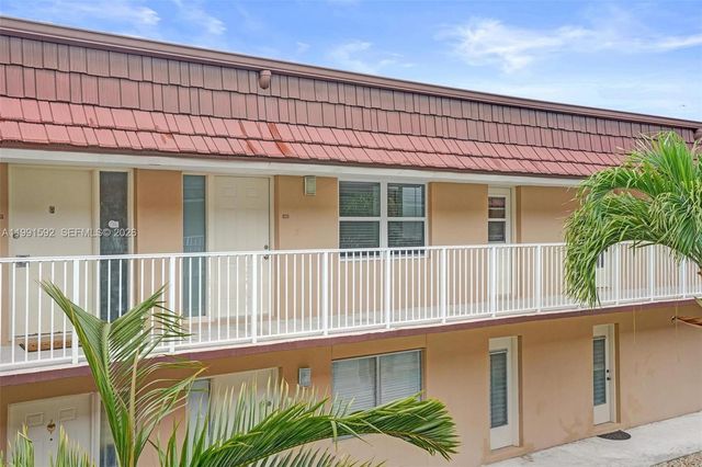 5325 SW 77th Ct 205F, Miami, FL 33155