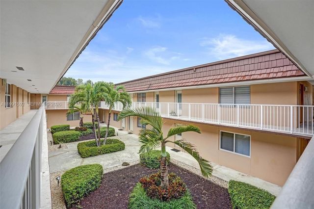 5325 SW 77th Ct 205F, Miami, FL 33155