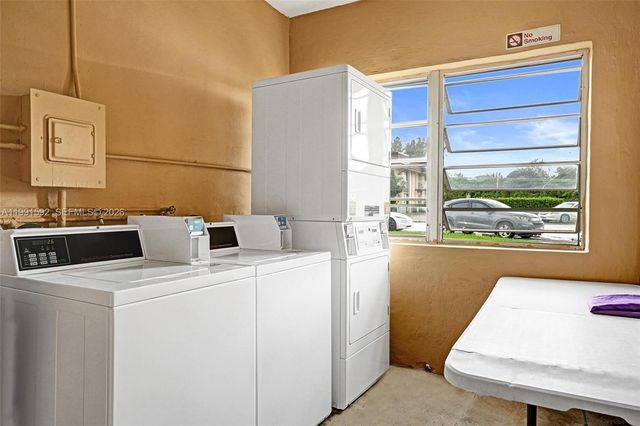 5325 SW 77th Ct 205F, Miami, FL 33155