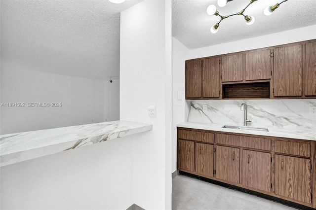 5325 SW 77th Ct 205F, Miami, FL 33155