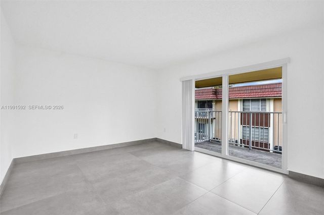 5325 SW 77th Ct 205F, Miami, FL 33155