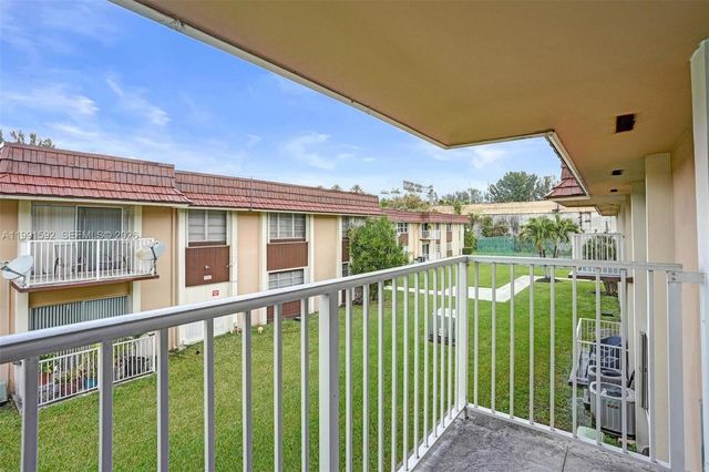 5325 SW 77th Ct 205F, Miami, FL 33155