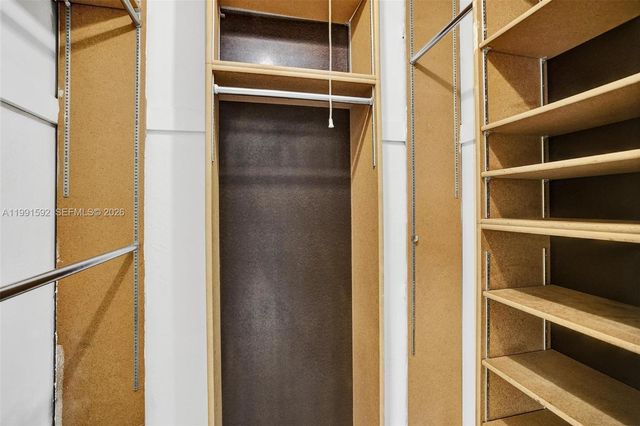 5325 SW 77th Ct 205F, Miami, FL 33155