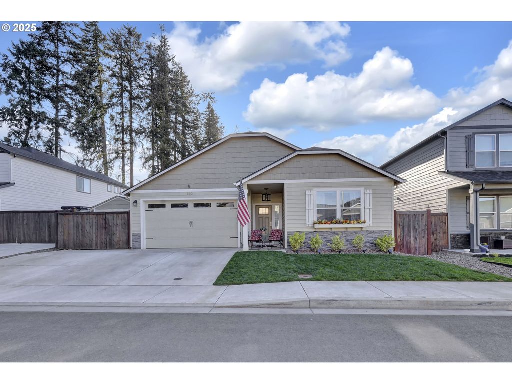 760 S 52nd St, Springfield, OR 97478