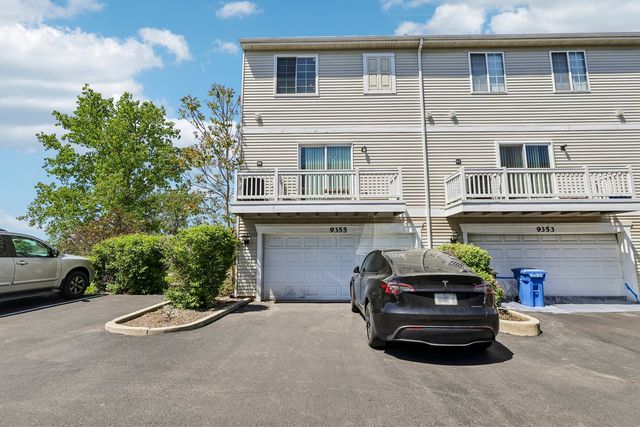 9355 Harrison Street, Des Plaines, IL 60016