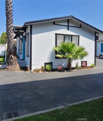 1848 Temple Avenue, Signal Hill, CA 90755