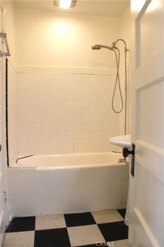 1848 Temple Avenue, Signal Hill, CA 90755