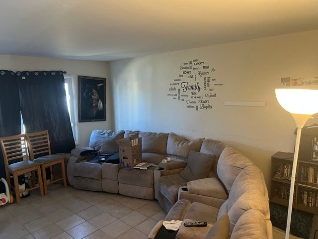 1062 N Highland Avenue, Aurora, IL 60506