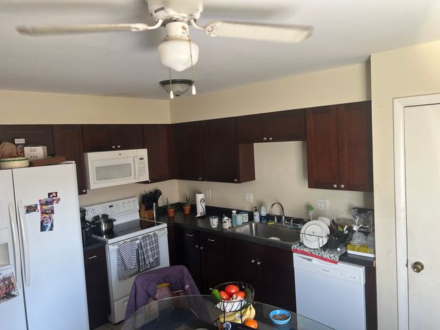 1062 N Highland Avenue, Aurora, IL 60506