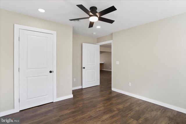 30 DRY RUN RD, Burlington, WV 26710