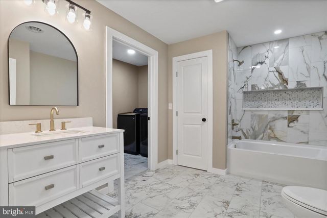 30 DRY RUN RD, Burlington, WV 26710