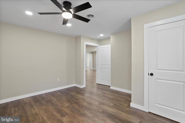 30 DRY RUN RD, Burlington, WV 26710