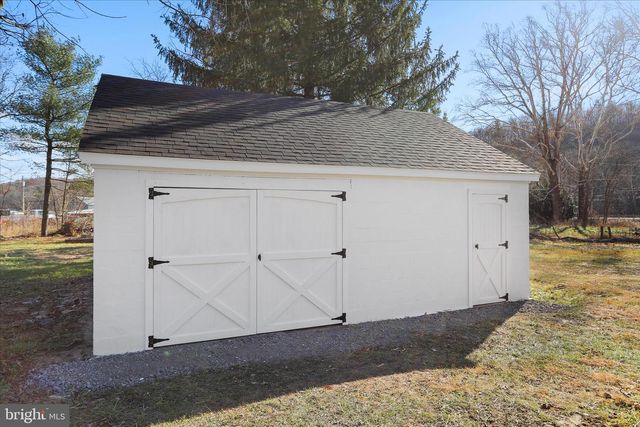 30 DRY RUN RD, Burlington, WV 26710