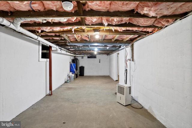 30 DRY RUN RD, Burlington, WV 26710