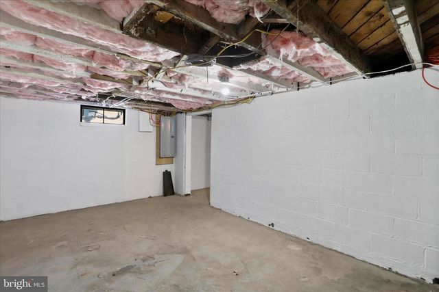 30 DRY RUN RD, Burlington, WV 26710